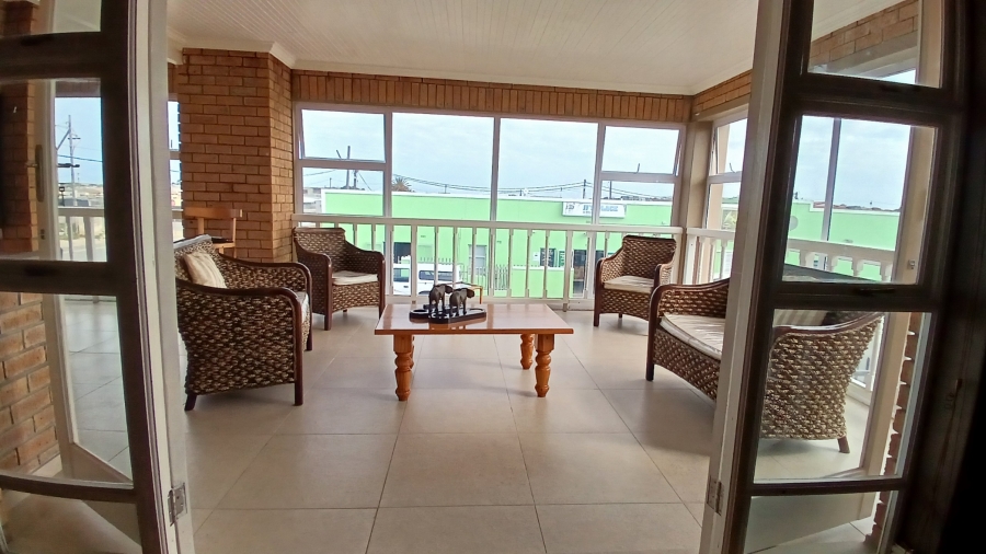 3 Bedroom Property for Sale in Zwelihle Western Cape